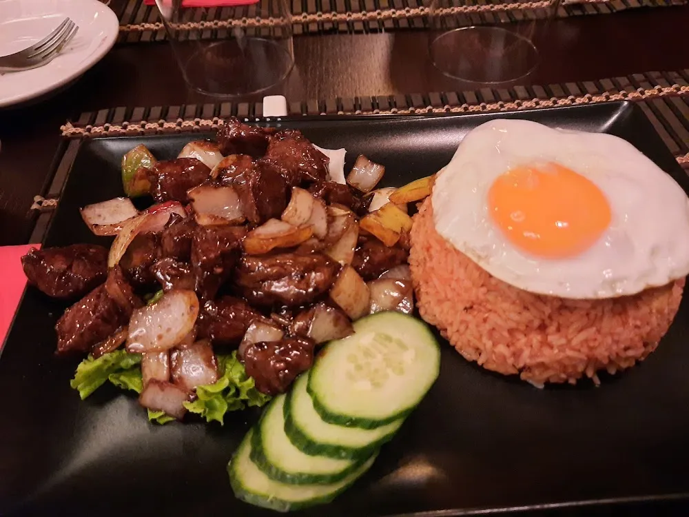 Bœuf Loc Lac Et Son Riz Rouge